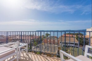 Property grounds - 180° sea view in St Maxime (Sainte-Maxime)
