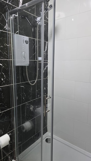 Towels, soap, shampoo, toilet paper