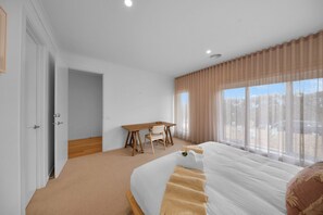 4 Schlafzimmer, Bügeleisen/Bügelbrett, kostenloses WLAN, Bettwäsche