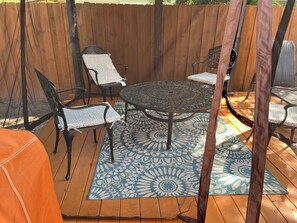 تناول الطعام بالخارج