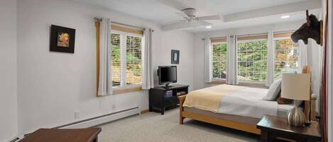 4 bedrooms, WiFi, bed sheets