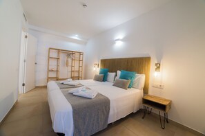 3 slaapkamers, een strijkplank/strijkijzer, wifi, beddengoed