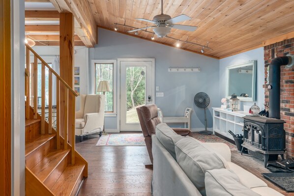 Fernseher, Kamin, Arbeitsbereiche