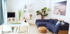 Smart TV - Bright apartment, just a short walk from the magnificent Fuseta beach (Fuseta)