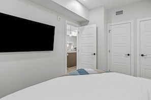2 bedrooms, iron/ironing board, travel cot, WiFi