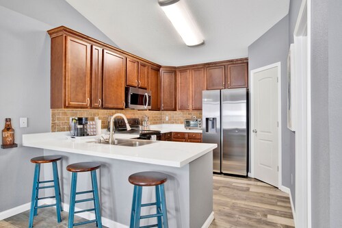 Beautiful Home-Game Room-Minutes to Downtown