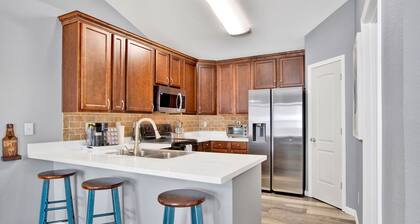 Beautiful Home-Game Room-Minutes to Downtown