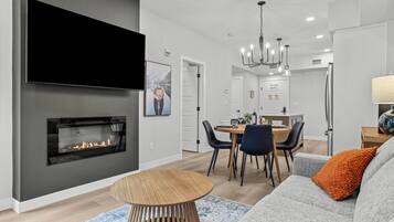 Smart-TV, Kamin