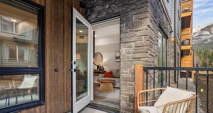 Mtn Views | Outdoor Pool & Hot Tub | Corner Condo