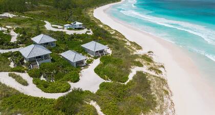 New Luxury Beachfront Bungalows w/Heated Pool, Pink-Sand Beach