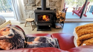 Interior - Spa and Incredible View | Le Renard Blanc (Saint-Alexis-des-Monts)