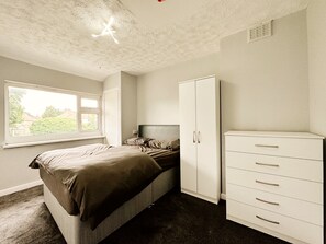 1 Schlafzimmer, WLAN, Bettwäsche