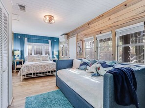 2 bedrooms, desk, iron/ironing board, free WiFi