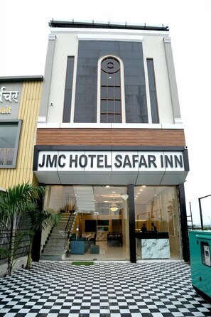Exterior - JMC Hotel Safar Inn Mhow (Dr. Ambedkar Nagar)