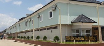 Goldstep Hotel and Suites Abraka