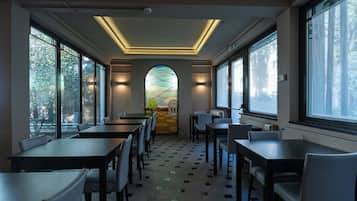 Petit déjeuner buffet compris tous les jours