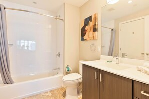 Shower, hair dryer, towels - Luxury Apt In Heart of Seaport (Boston MA)