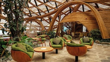 Free daily cooked-to-order breakfast