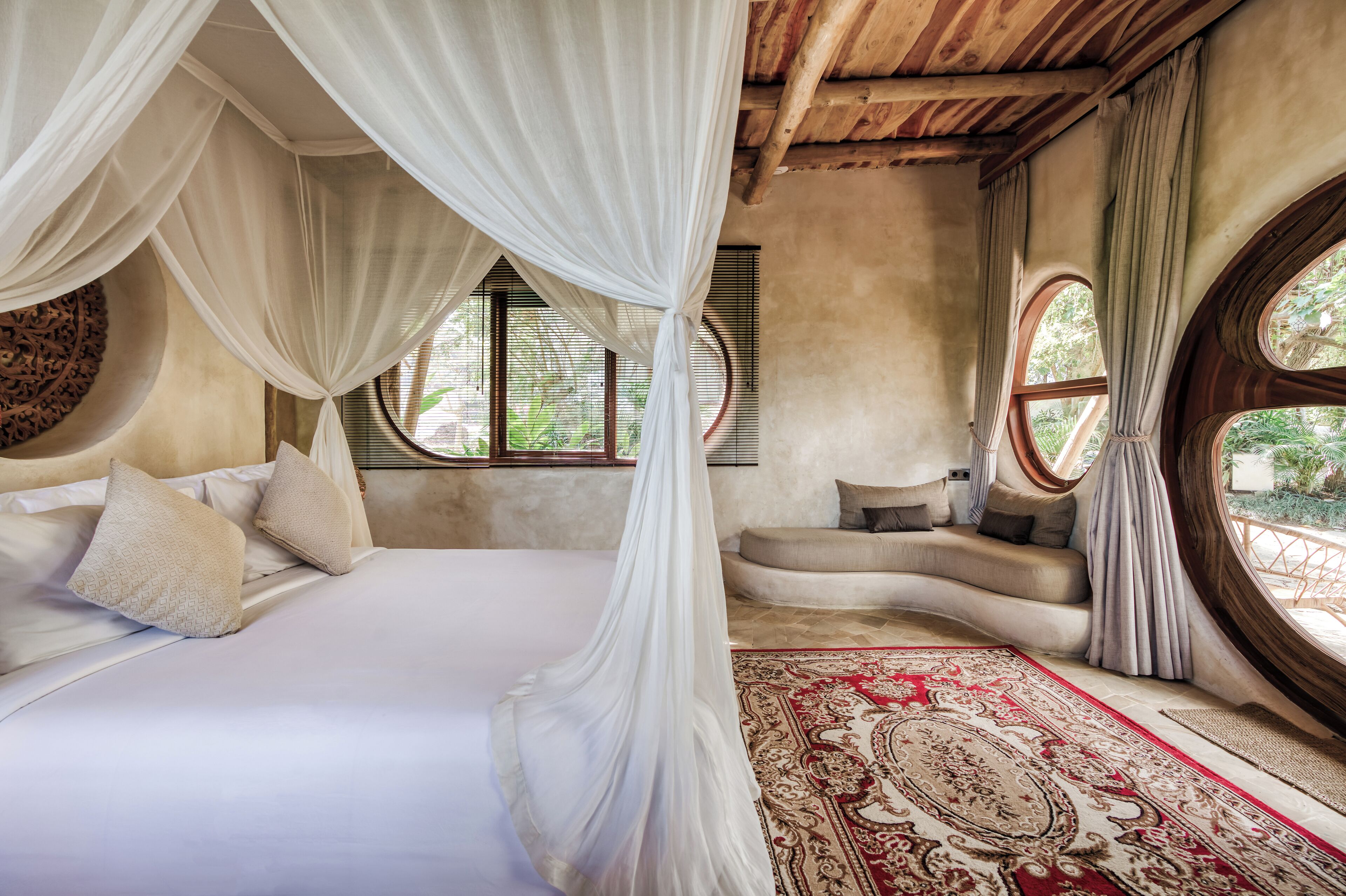 ห้องสวีท, เตียงควีนไซส์ 1 เตียง, อ่างอาบน้ำ | มินิบาร์, ตู้นิรภัยในห้องพัก, โต๊ะทำงาน, พื้นที่ทำงานแบบใช้แล็ปท็อป