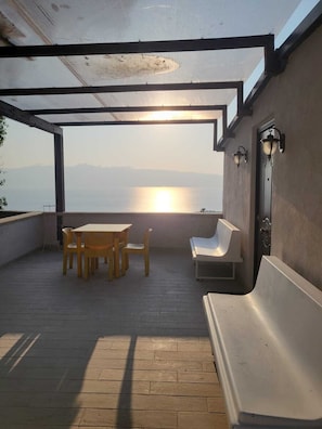Family Apartment | Terrace/patio - B&B Incanto golden place (Reggio Calabria)