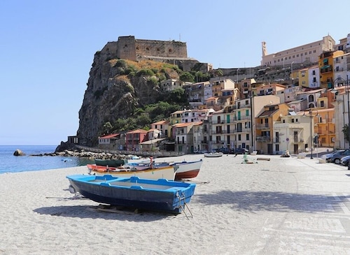 INCANTO Golden Place