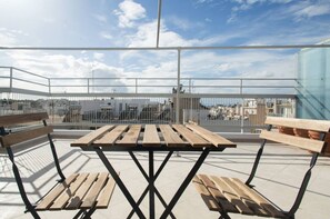 Exterior - Neos Kosmos 1Bd Apt with Stunning Views (Athens)