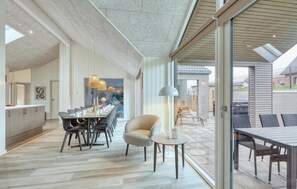 Outdoor dining - Nice home in Jesendorf with sauna (Jesendorf)