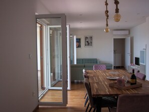 Living area - Villa on the island of Hvar by the sea, suitable for summer and winter holidays (Jelsa)