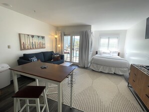 Iron/ironing board, free WiFi, bed sheets