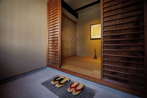 1 chambre, coffres-forts dans les chambres, bureau