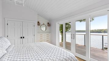 4 bedrooms, bed sheets