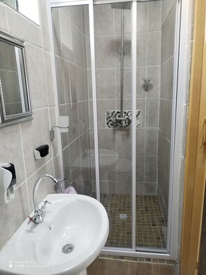 Habitación, 2 habitaciones, accesible para personas con discapacidad, fumadores | Baño