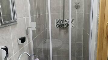 Quarto, 2 quartos, acessível, para fumantes | Banheiro