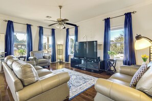 House (3 Bedrooms) | Interior