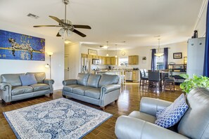 House (3 Bedrooms) | Interior
