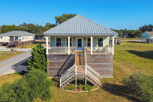 Peaceful Setting w/ Coastal Views: Gulfport Haven