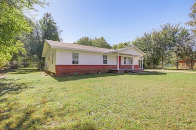 Hunting & Fishing Retreat in Marvell!