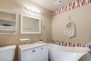 House (3 Bedrooms) | Interior - Hunting & Fishing Retreat in Marvell! (Marvell)