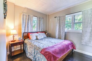 House (3 Bedrooms) | Interior - Large Yard & Fire Pit: Pet-friendly Ravenna Home! (Ravenna)