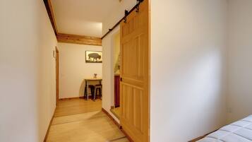 Apartment (0 Bedroom) | Interior