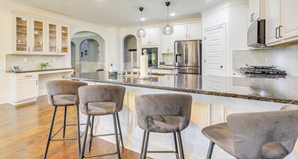 8 Mi to Trilith Studios: Home w/ Fire Pit!