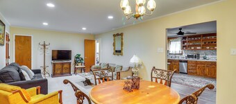 2 Mi to Dtwn Natchez: Cozy Home w/ Yard & Patio!