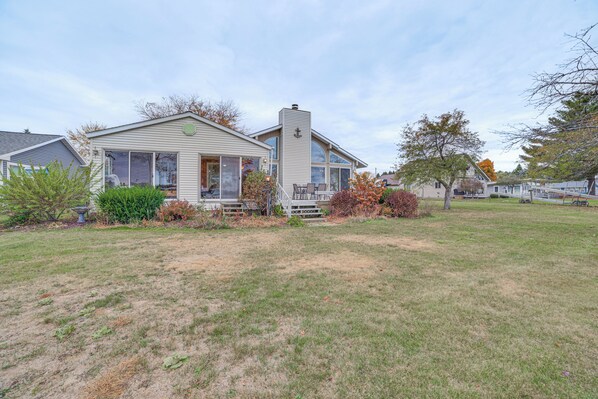 House (3 Bedrooms) | Interior - Lakefront Home w/ Deck & Dock in Oscoda Twp! (Oscoda)