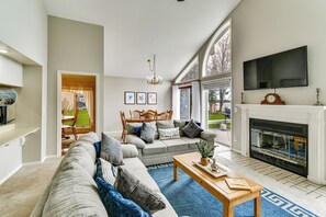 House (3 Bedrooms) | Interior - Lakefront Home w/ Deck & Dock in Oscoda Twp! (Oscoda)