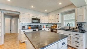 บ้านพัก (4 Bedrooms) | ภายใน