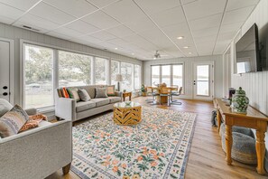 House (4 Bedrooms) | Interior - 'edgewater on Kentucky Lake' w/ Hot Tub & Games (Benton)