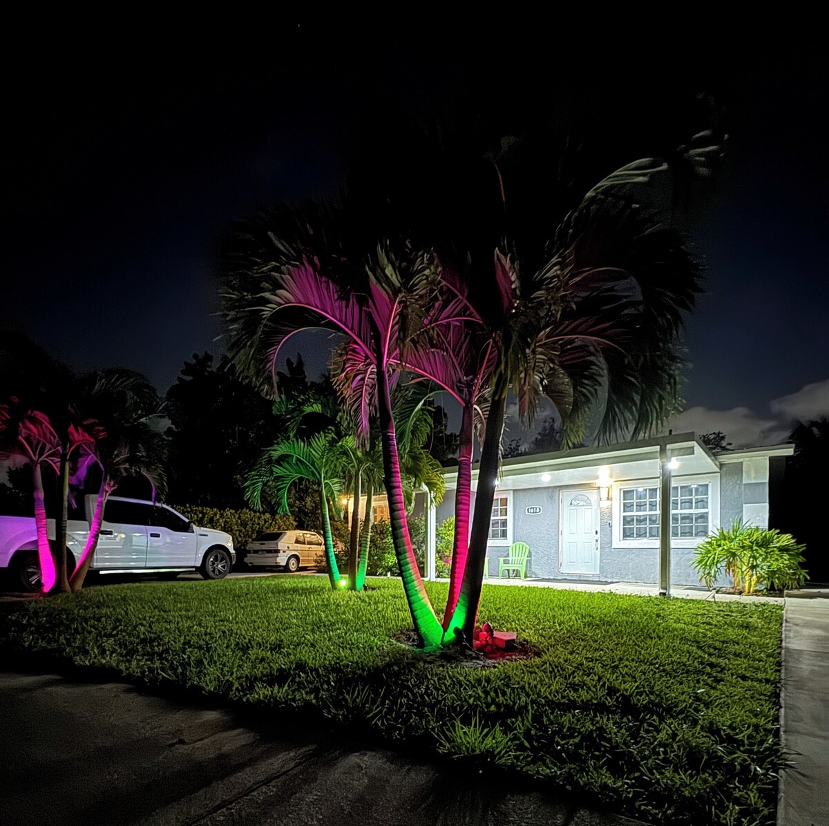 4BD/2BA Fort Lauderdale getaway w/ WiFi and AC. Only few miles from beach