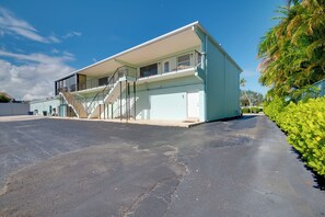 Apartment (2 Bedrooms) | Interior - 3 Mi to Ocean: Riverfront Unit in Vero Beach! (Vero Beach)