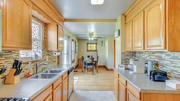 House (4 Bedrooms) | Bahagian dalam