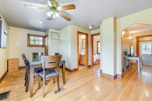 House (4 Bedrooms) | Interior